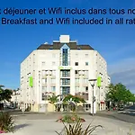Ibis Styles Centre 3* טור