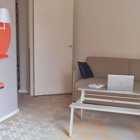 מלון Ibis Styles Centre 3*