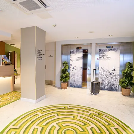 风格旅游中心宜必思酒店 3* 图尔