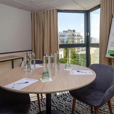 Ibis Styles Centre 3*
