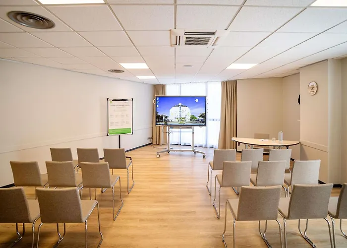 Ibis Styles Centre Готель