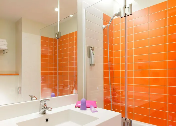 Ibis Styles Centre Hotell Tours