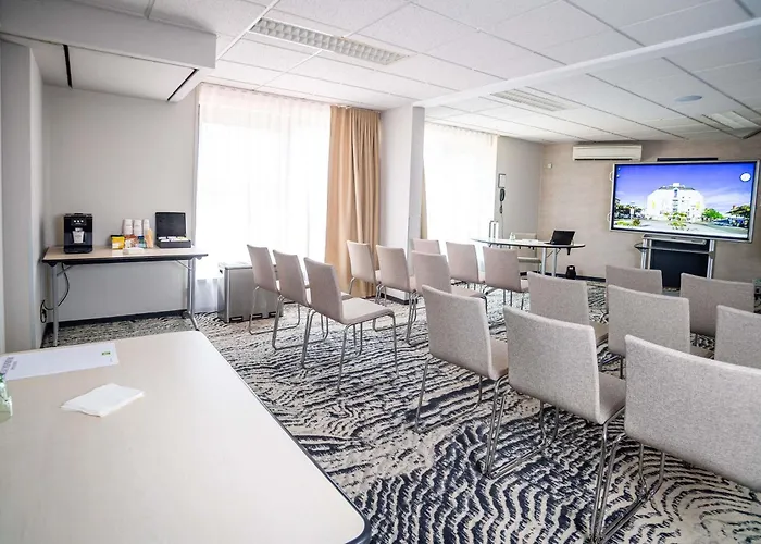 Ibis Styles Centre 3* טור