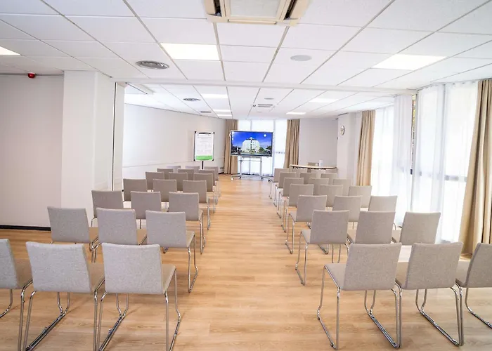 Ibis Styles Centre 3*