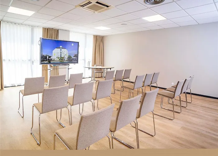 Готель Ibis Styles Centre Тур